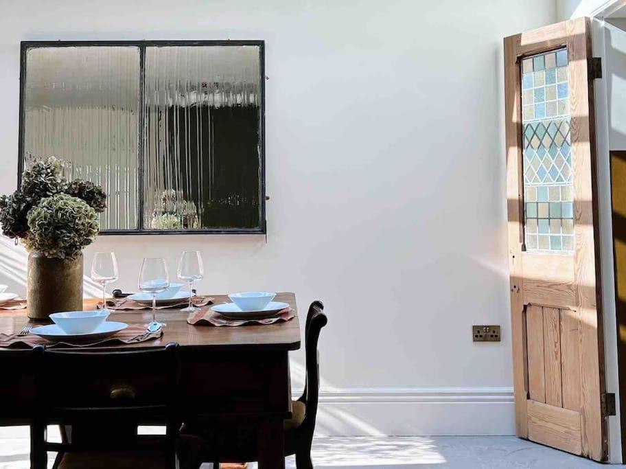 Luxury City Centre Townhouse - Sleeps 6 Chester Exterior foto