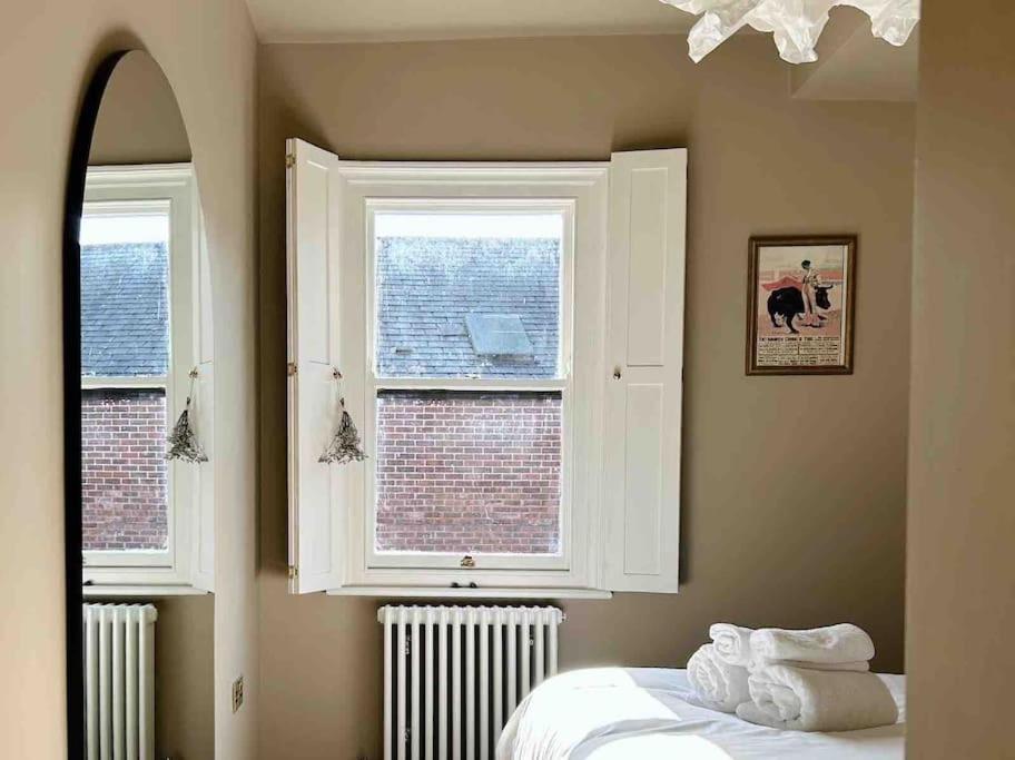 Luxury City Centre Townhouse - Sleeps 6 Chester Exterior foto