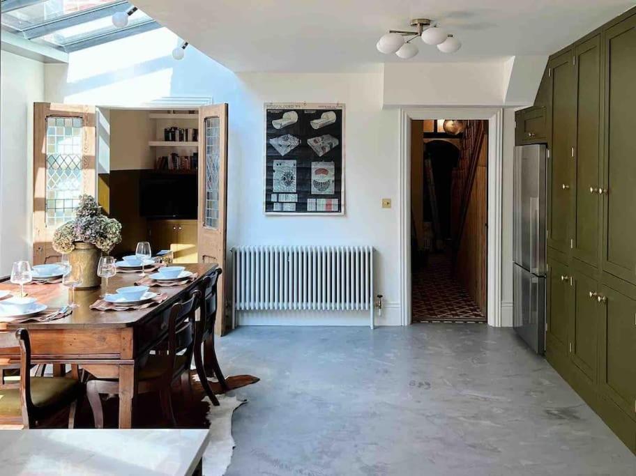 Luxury City Centre Townhouse - Sleeps 6 Chester Exterior foto